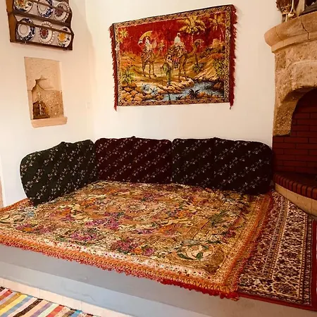 Diakena's Kamariko-traditional Stone House Holiday home *